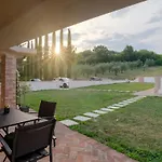 Con Piscina *