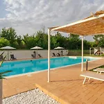 Con Piscina شقة