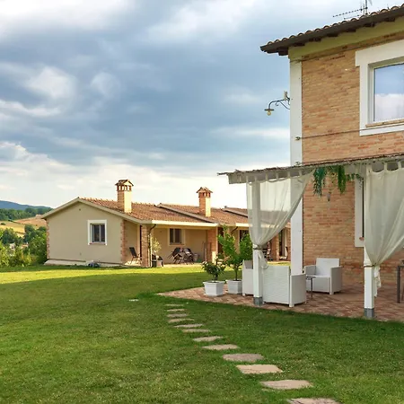 Apartment Con Piscina Spoleto