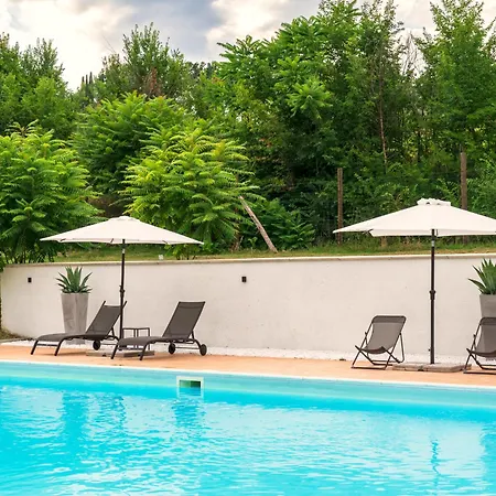 Con Piscina Апартаменты Сполето