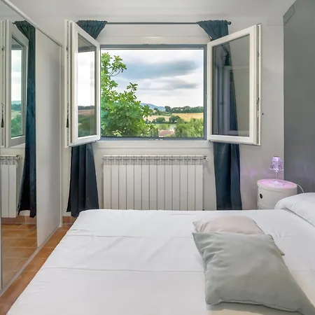 Con Piscina Апартаменты